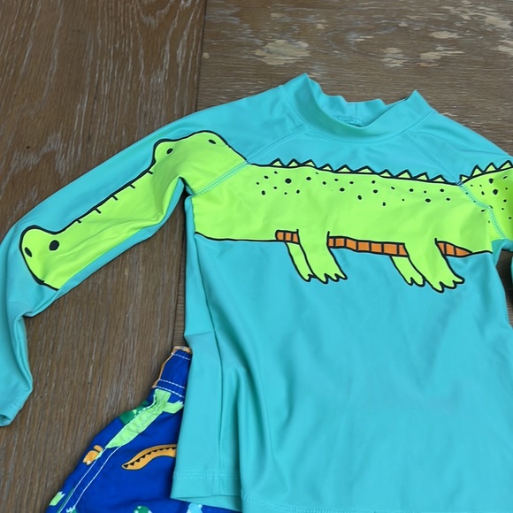 Carter’s Swim Set - Picture 4 of 6